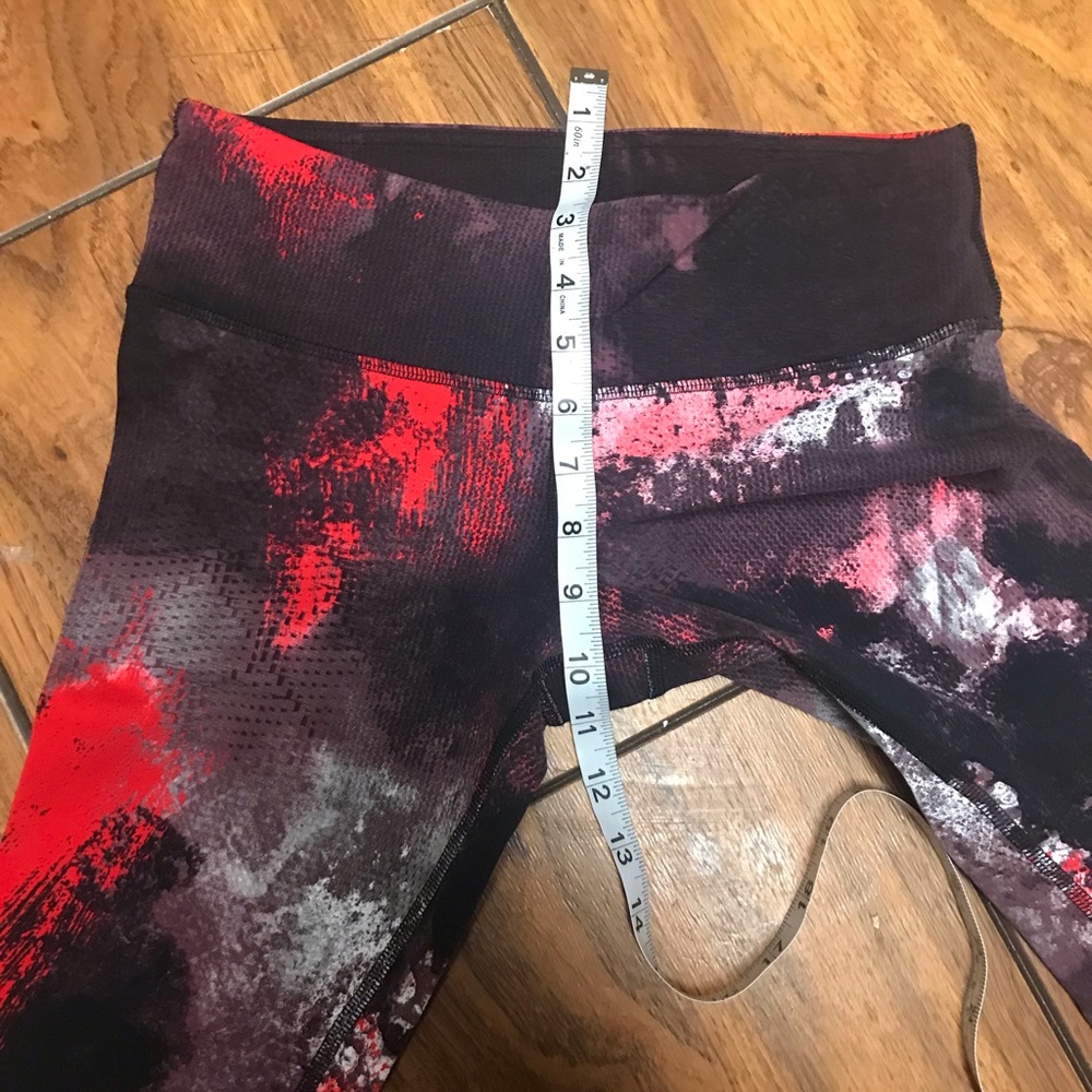 Alo yoga Airbrush Capri Size none red & black - Picture 8 of 10